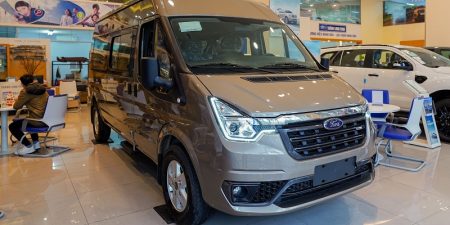 Ford Transit 2022 2023 Tại Hà Đông