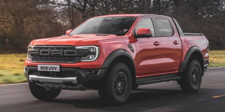 Ford Ranger Raptor 2023 màu đỏ mới