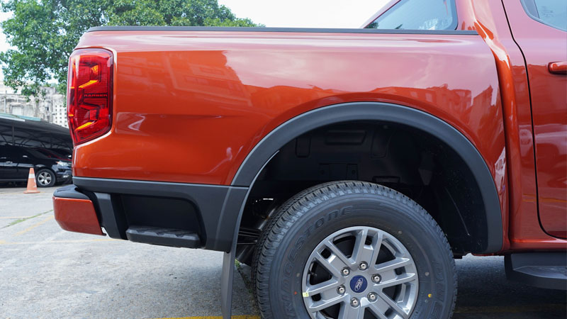 Mua xe bán tải Ford Ranger XLS AT đời 2017 cũ có còn giữ giá