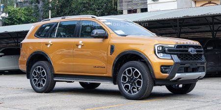 Ngoại Thất Ford Everest Wildtrak Mới 2024 màu Vàng