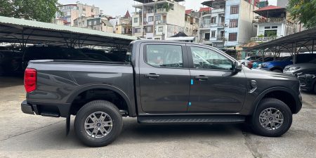 Xe Ford Ranger XLS Mới 2024 Màu Xám