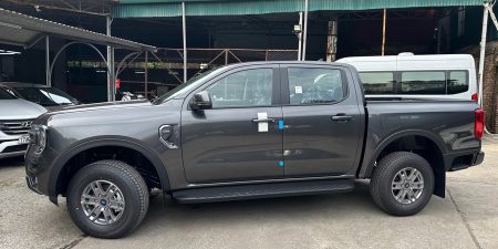 Xe Ford Ranger XLS Mới 2024 Màu Xám