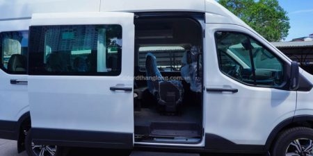 Cửa Tự Động Xe Ford Transit 16 Chỗ Premium mới nhất Trắng Mới