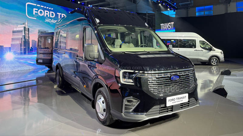 Ford Transit Premium 18 chỗ màu đen mới