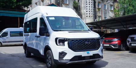 Giá Xe Ford Transit 16 Chỗ Premium Màu Trắng