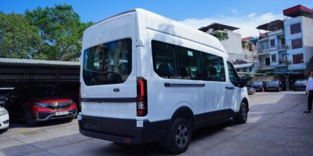 Hông Xe Ford Transit Premium 16 chỗ màu trắng Mới