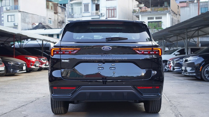 Đuôi xe Ford Territory Sport Mới màu đen 2025