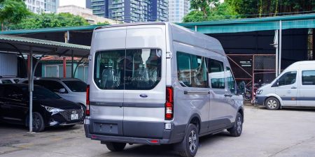 Ngoại Thất Ford Transit Premium 16 Chỗ Màu Bạc Mới