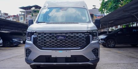 Ngoại Thất Ford Transit Premium 16 Chỗ Màu Bạc Mới