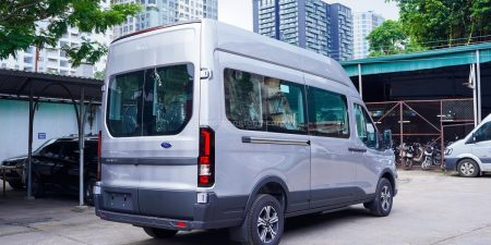Ngoại Thất Ford Transit Premium 16 Chỗ Màu Bạc Mới