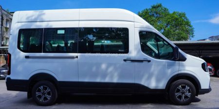 Thân Xe Ford Transit Premium 16 chỗ màu trắng