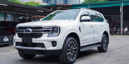 Ford Everest Platinum 2.3L 4x4 AT